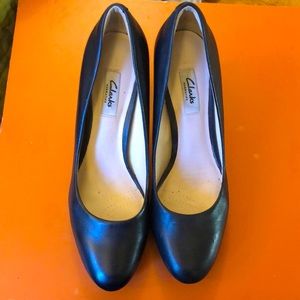 Black Clark’s Pumps